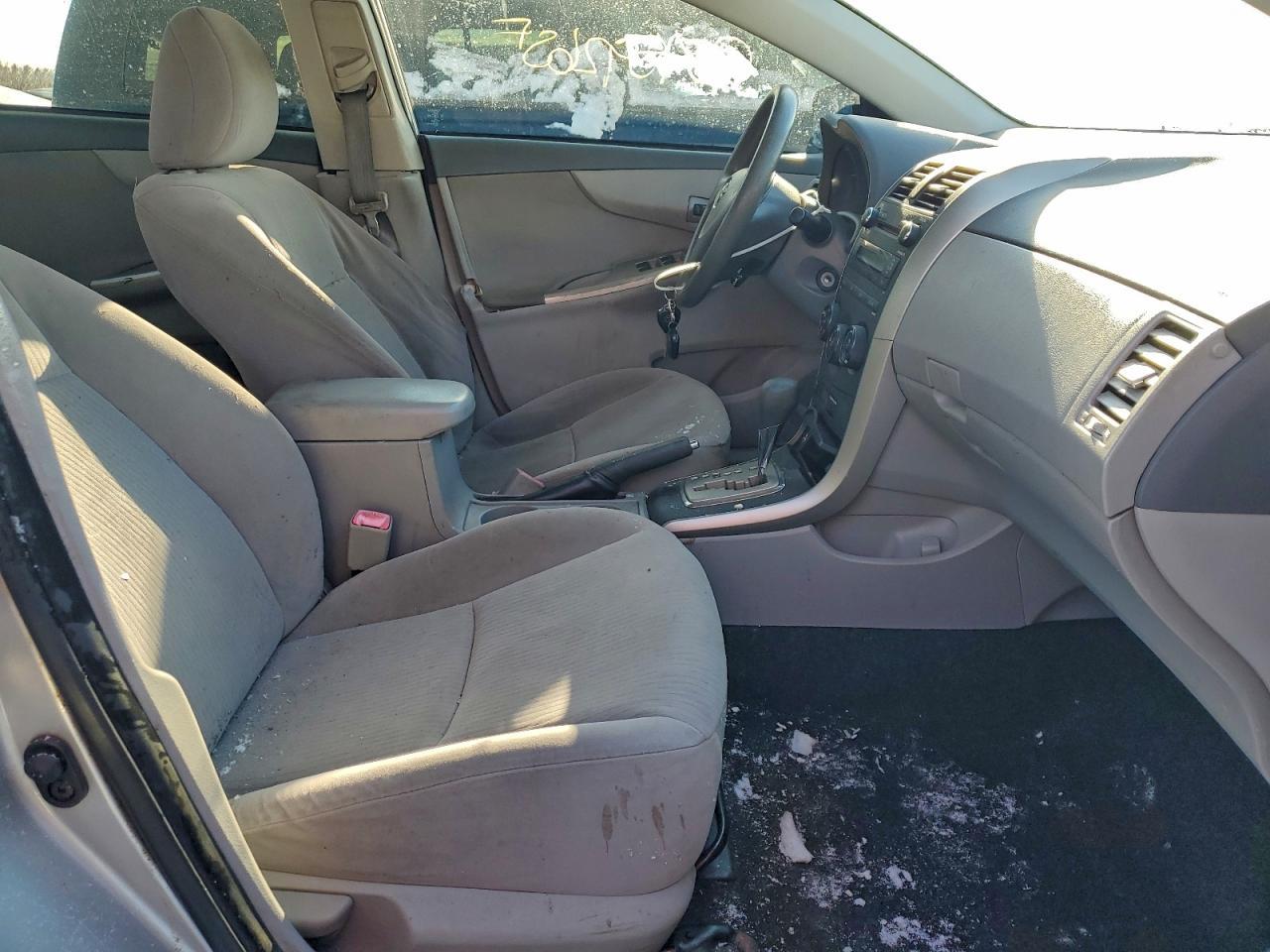 2010 Toyota Corolla Le - Image 7