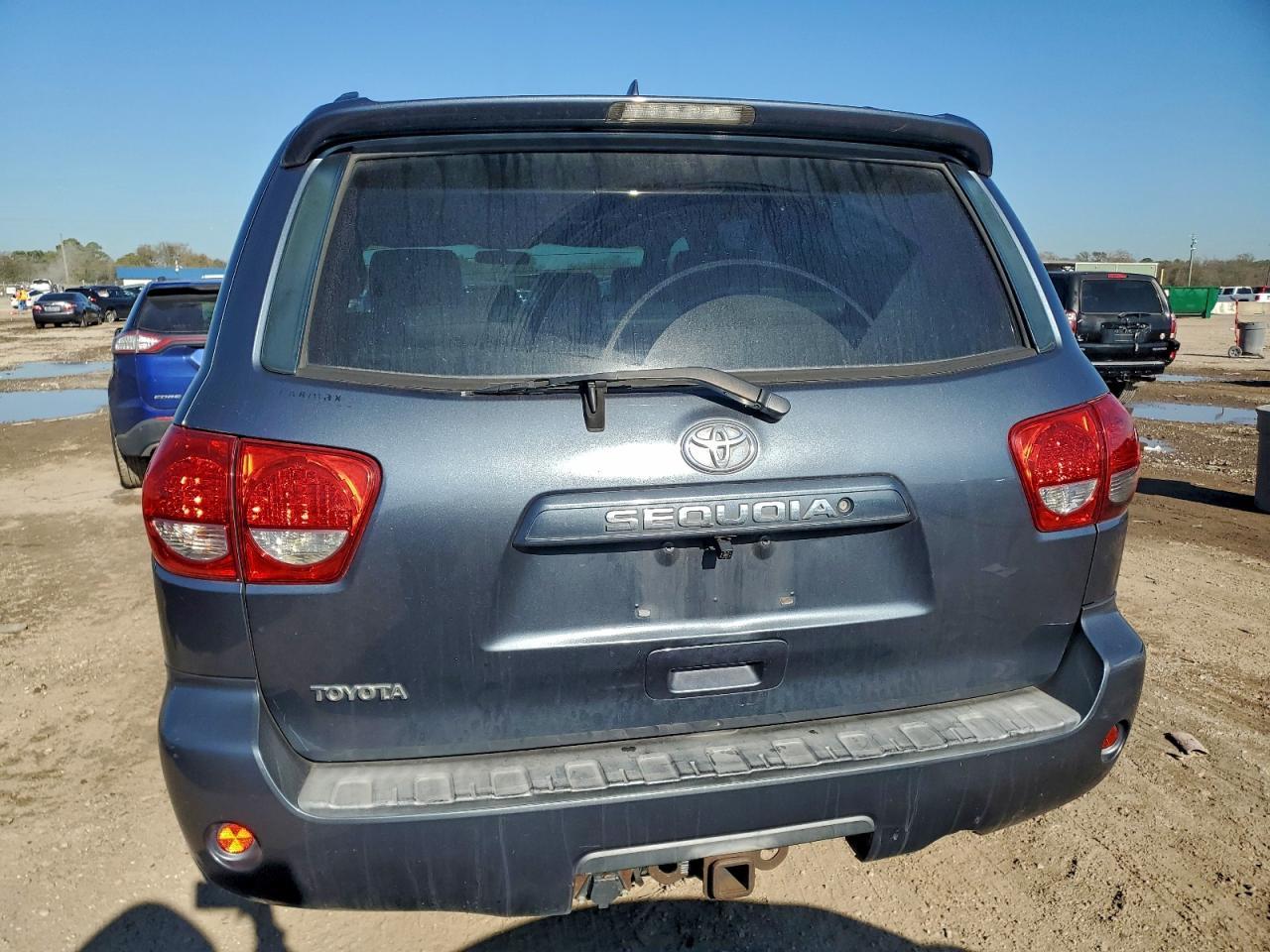 2010 Toyota Sequoia Sr5 - Image 6