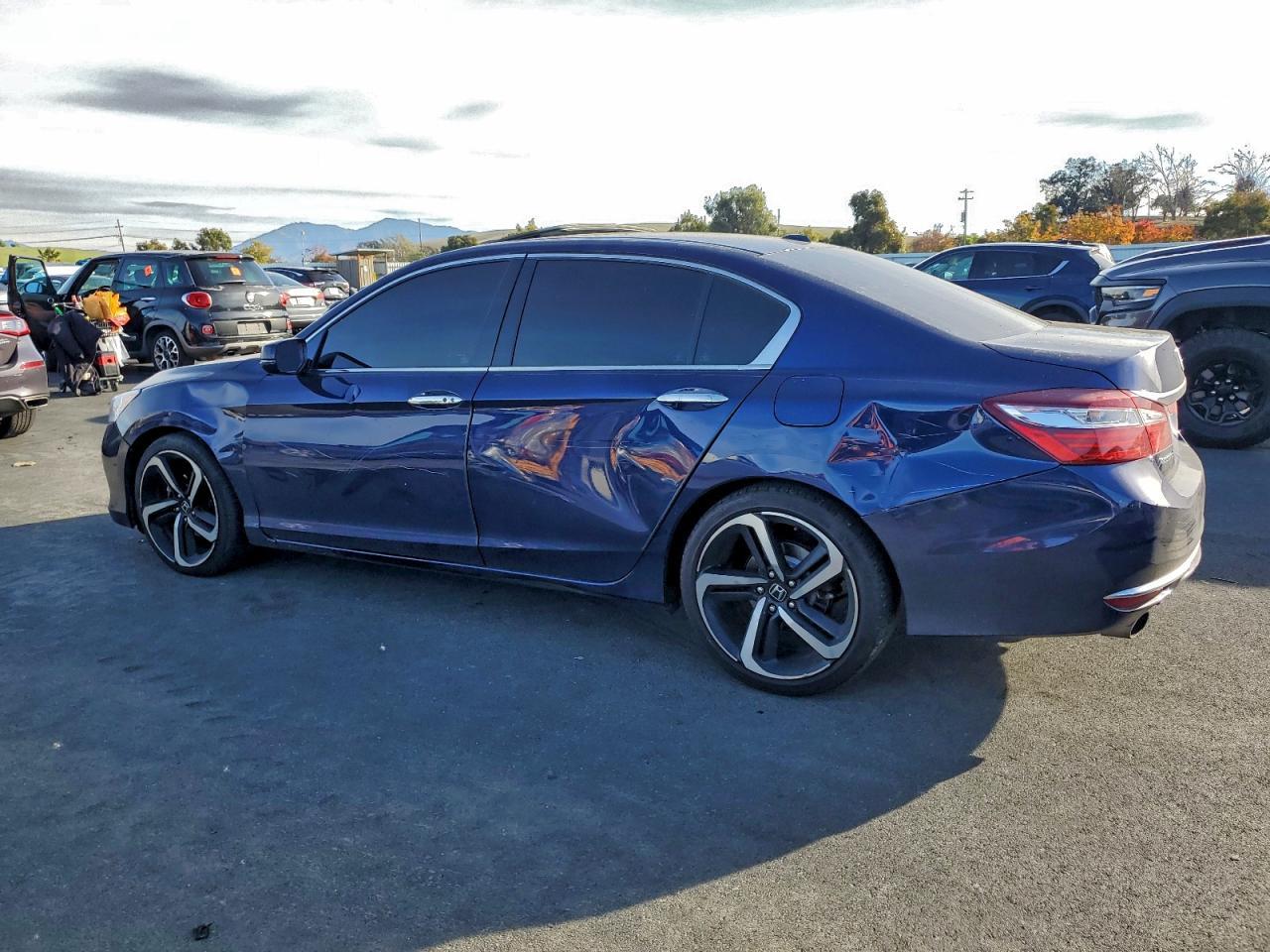 2017 Honda Accord Exl - Image 2