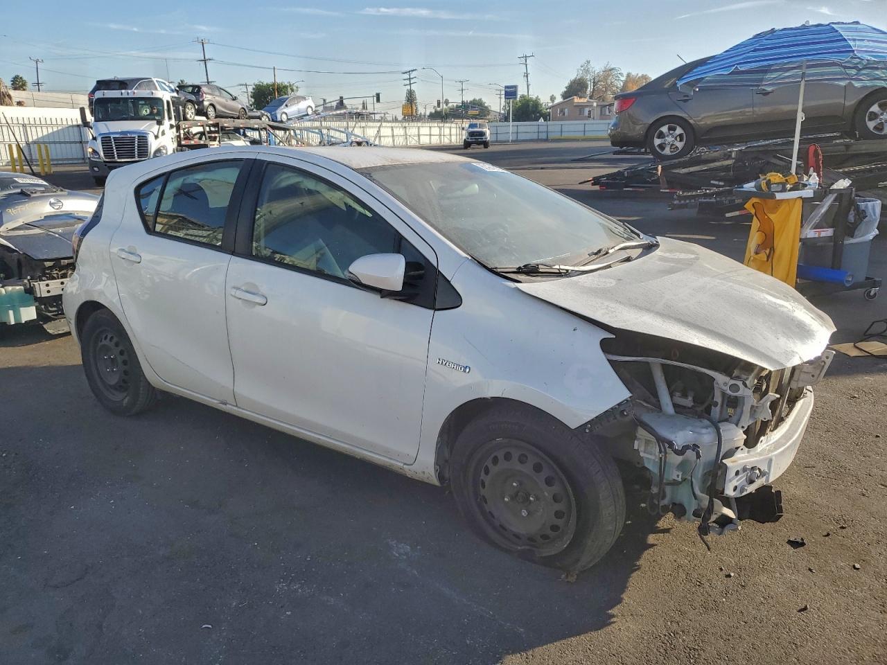 2015 Toyota Prius C Two - Image 4
