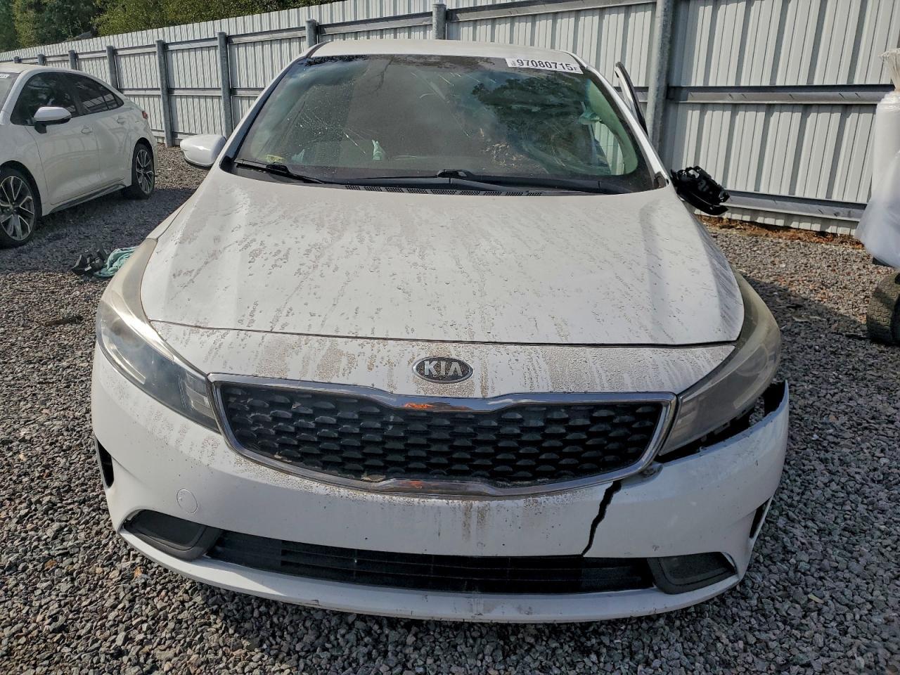 2017 Kia Forte S - Image 5