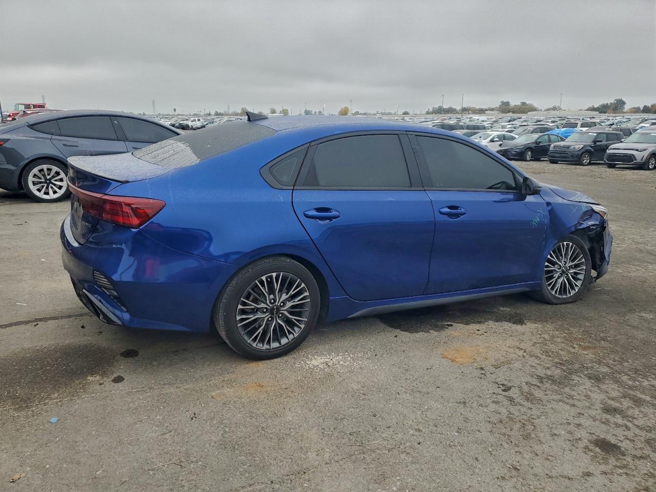 2024 Kia Forte Gt Line - Image 3