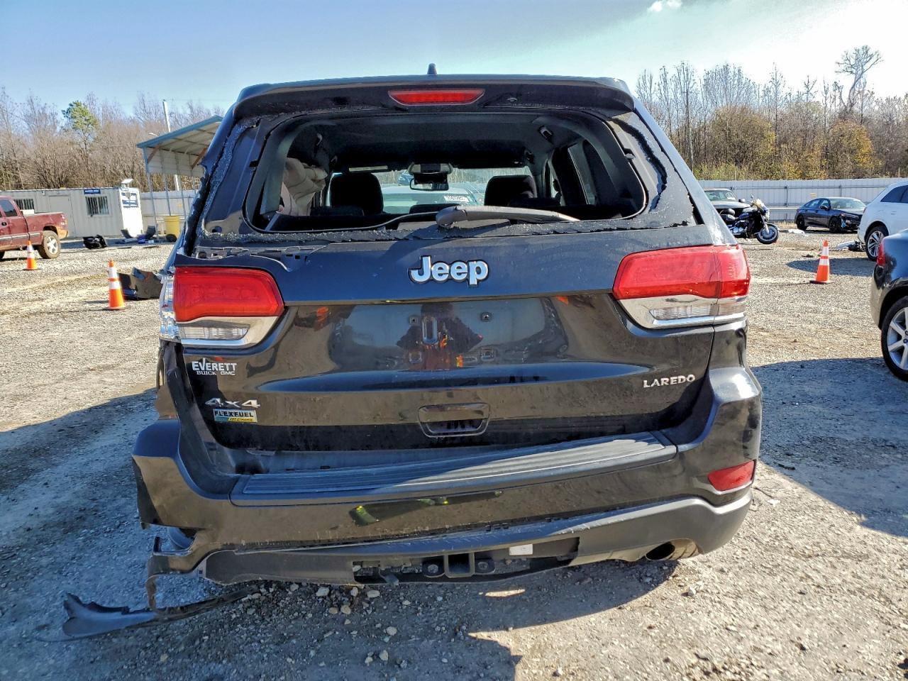 2015 Jeep Grand Cherokee Laredo - Image 6