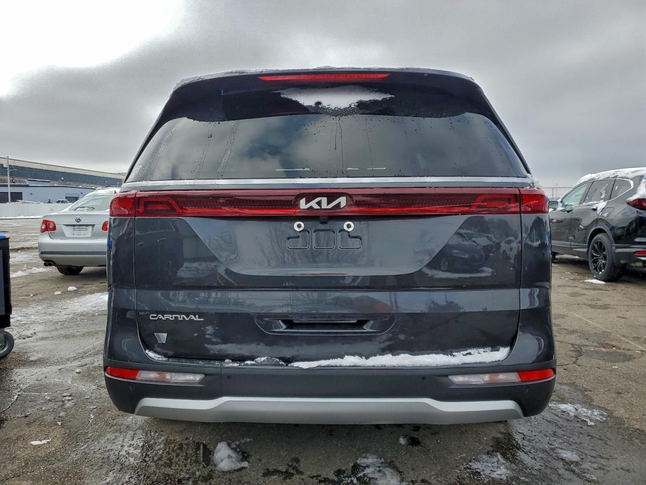 2023 Kia Carnival Ex - Image 6