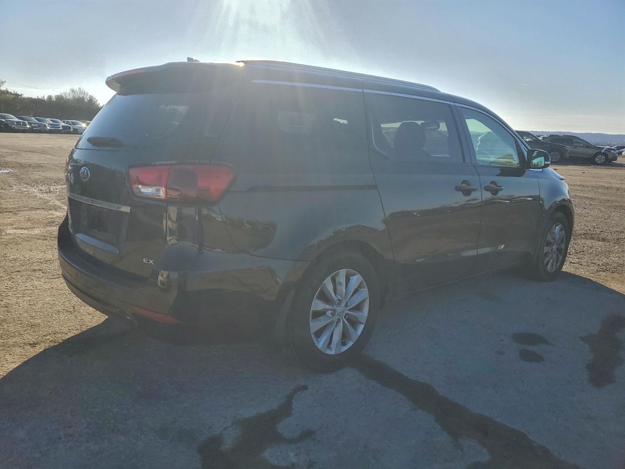 2016 Kia Sedona Ex - Image 3