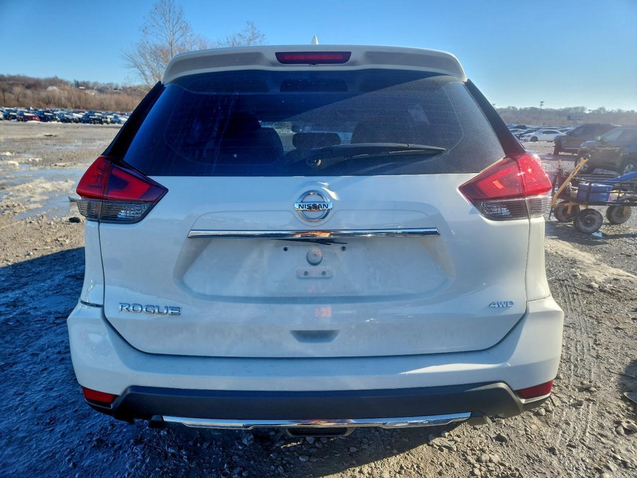 2017 Nissan Rogue S - Image 6