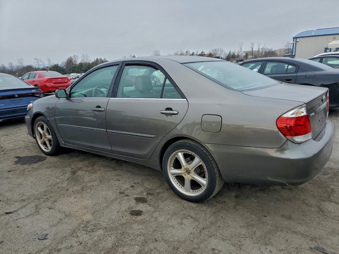 2006 Toyota Camry Le - Image 2