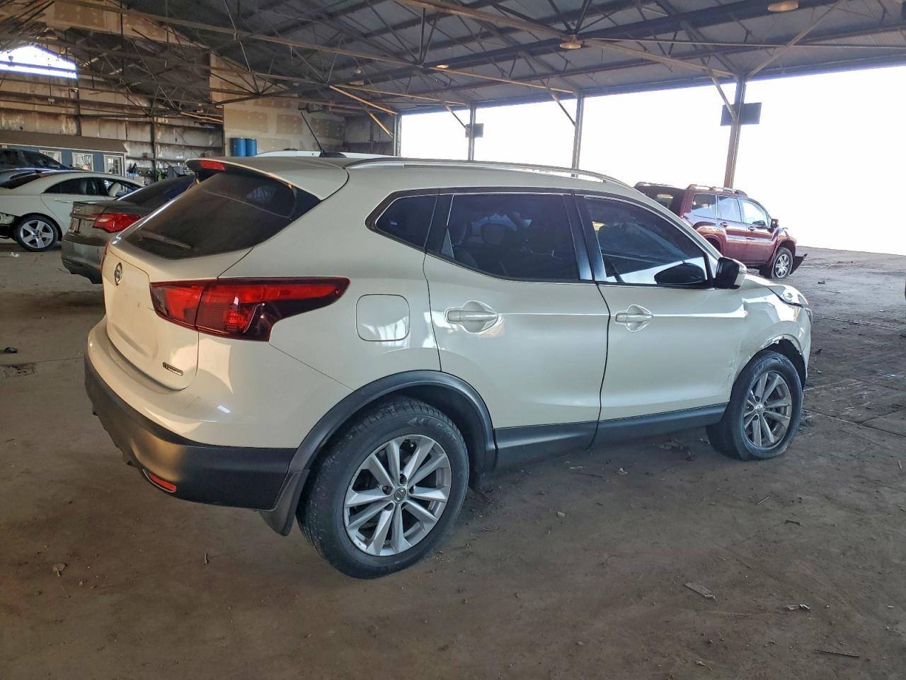 2017 Nissan Rogue Sport S - Image 3