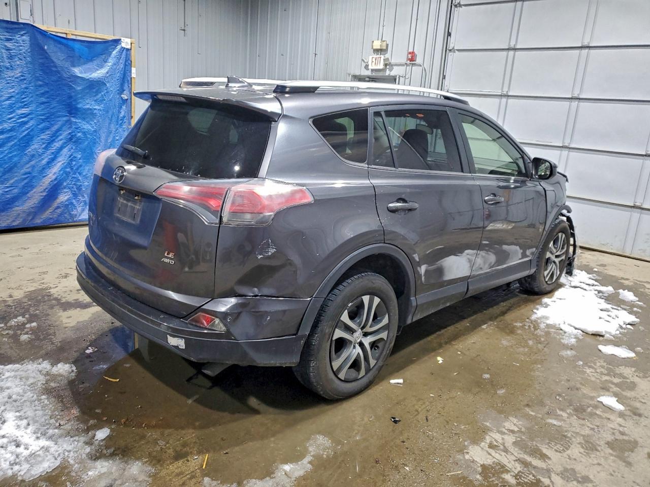 2017 Toyota Rav4 Le - Image 3
