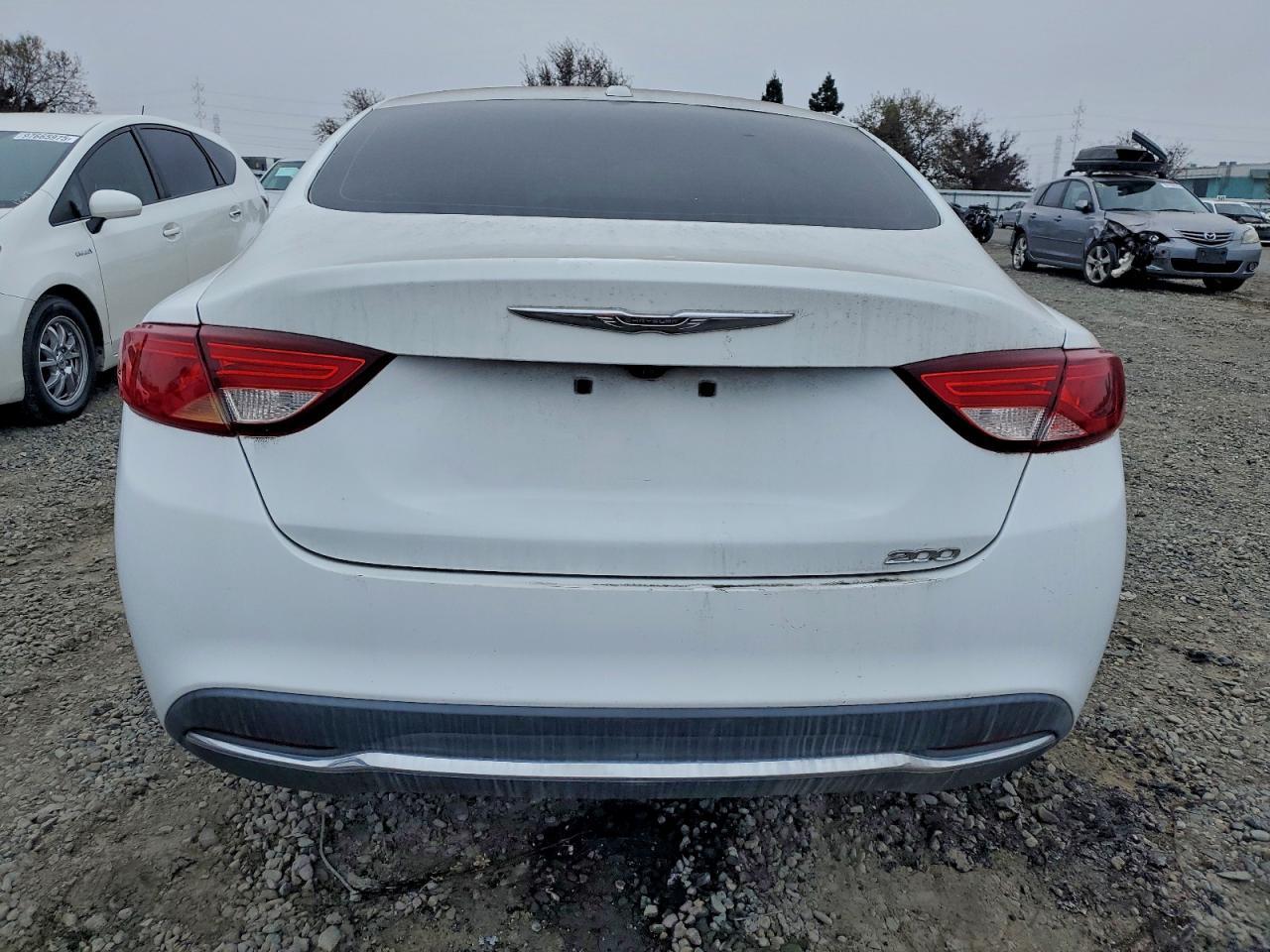 2016 Chrysler 200 Limited - Image 6