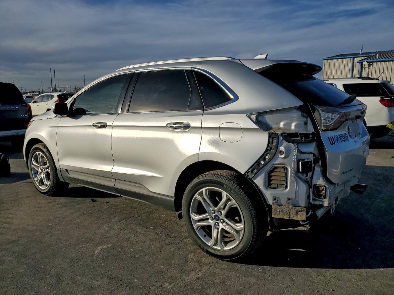 2017 Ford Edge Titanium - Image 2