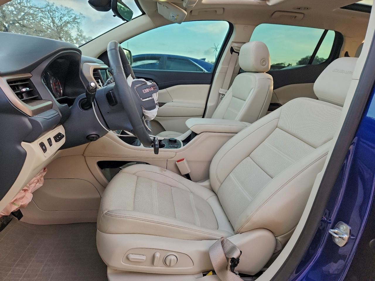 2023 GMC Acadia Denali - Image 7