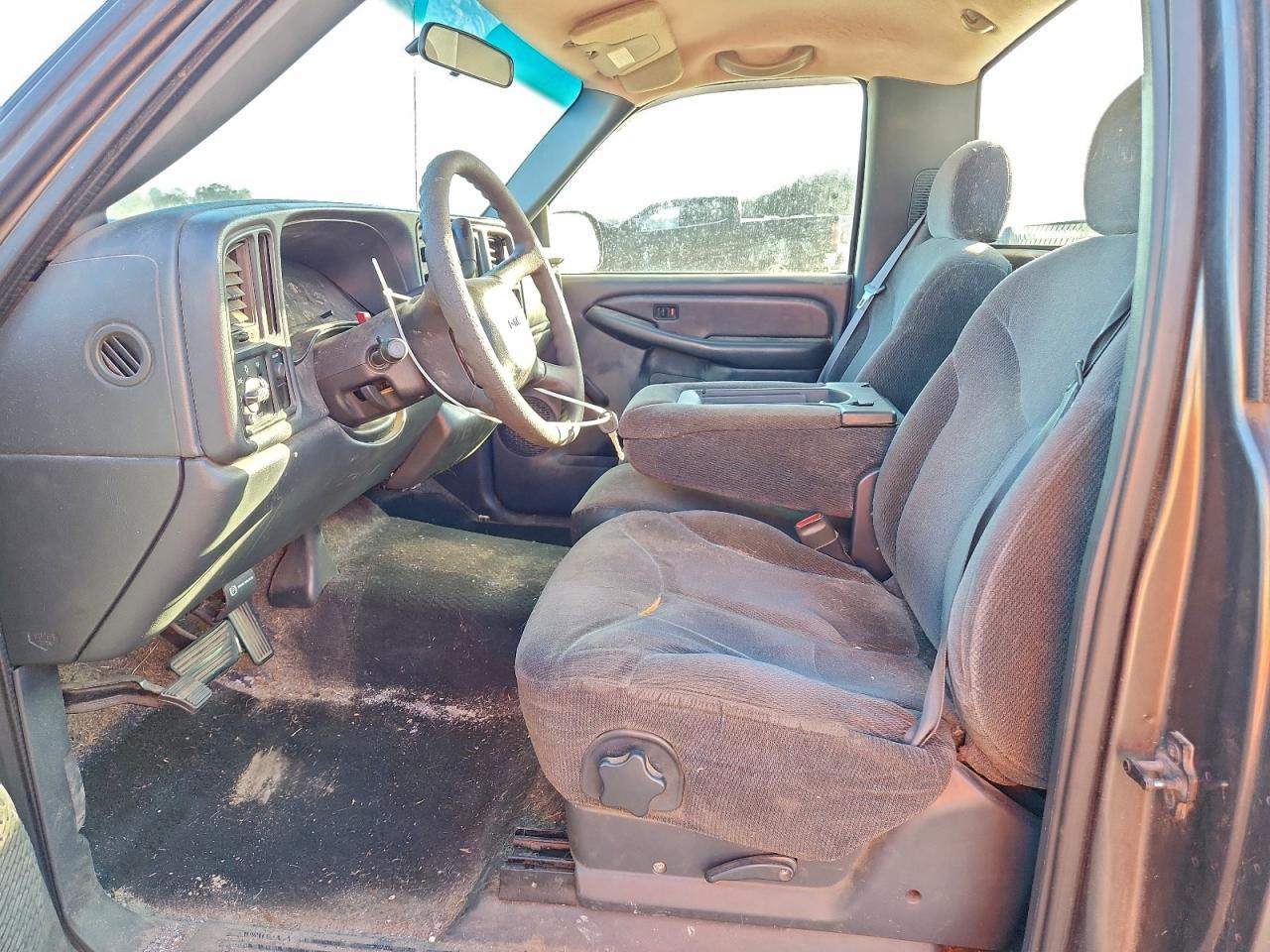 2000 GMC New Sierra C1500 - Image 7
