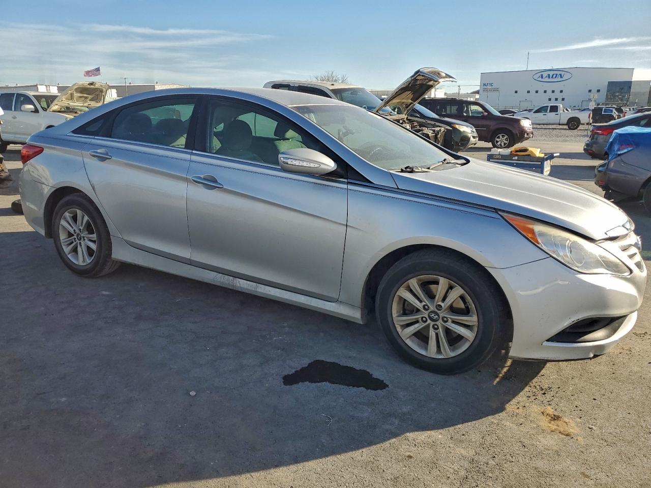 2014 Hyundai Sonata Gls - Image 4