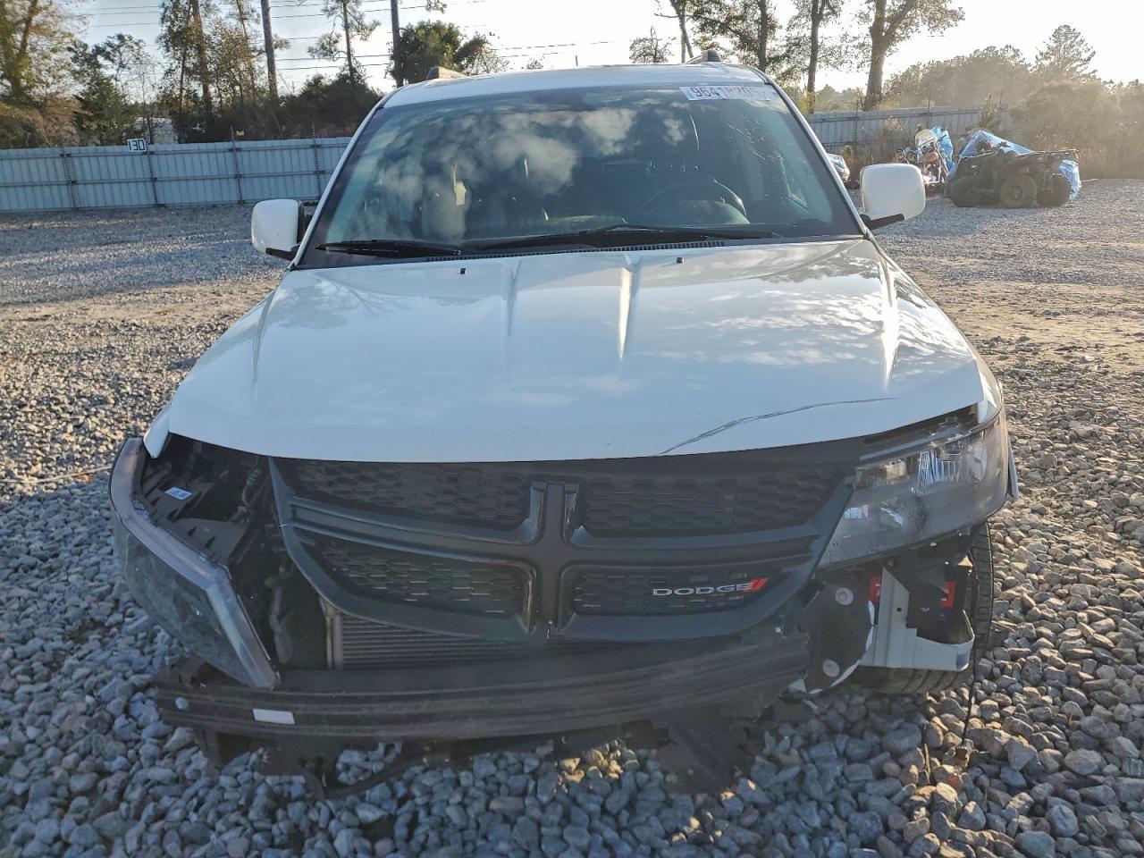 2018 Dodge Journey Crossroad - Image 5