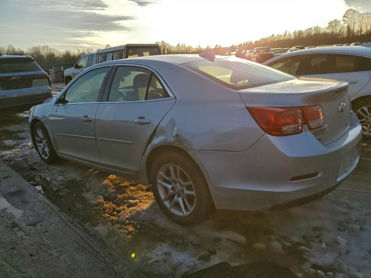 2015 Chevrolet Malibu 1Lt - Фото 2