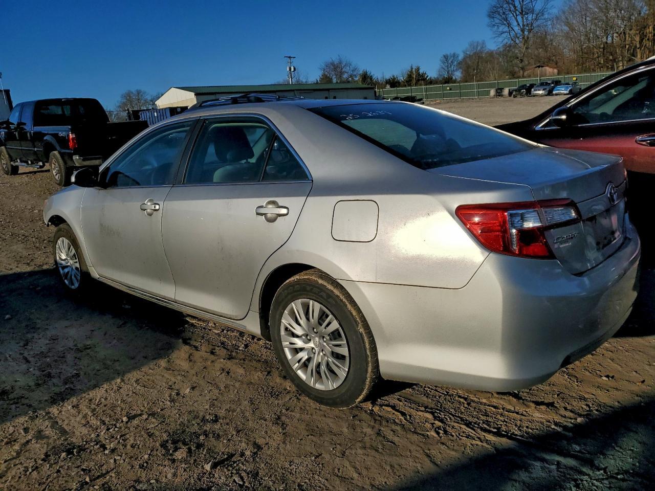 2014 Toyota Camry L - Image 2