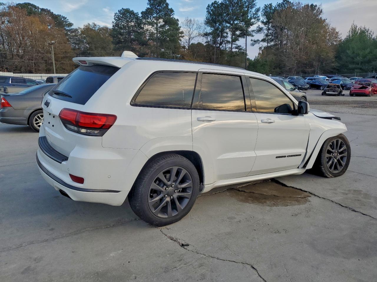 2018 Jeep Grand Cherokee Overland - Image 3