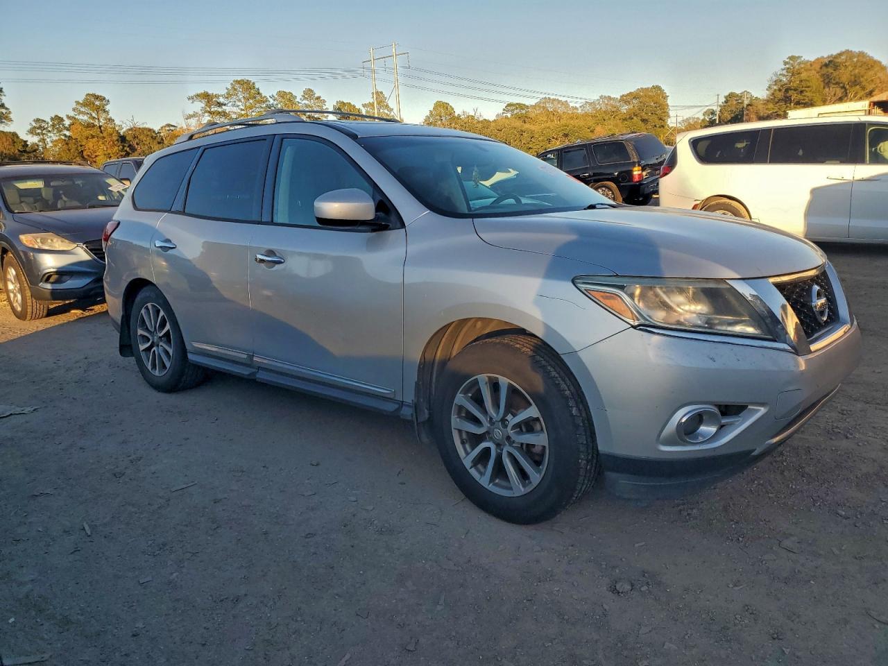 2014 Nissan Pathfinder S - Фото 4