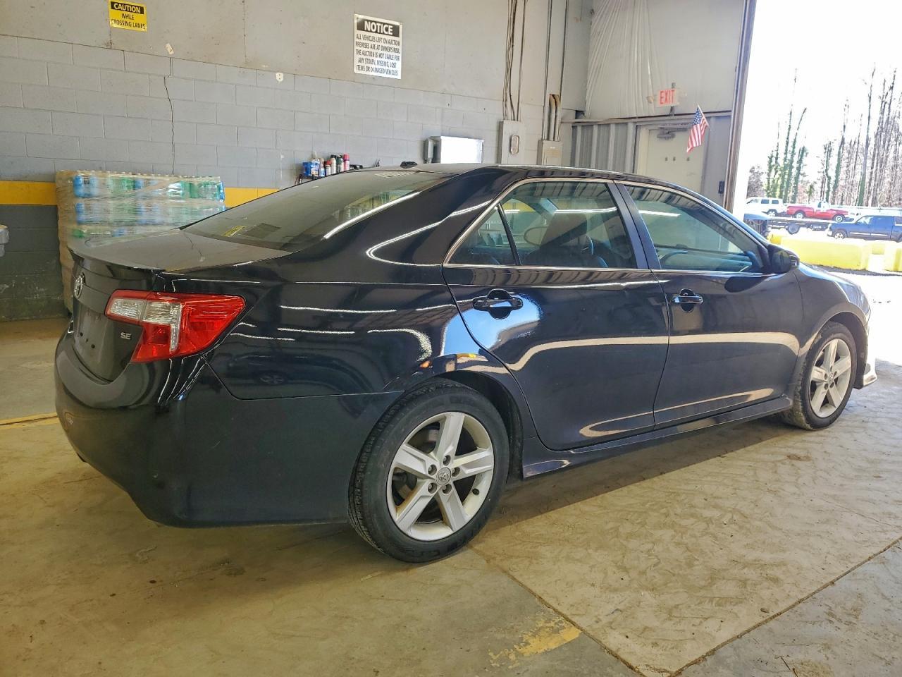 2012 Toyota Camry Se - Image 3