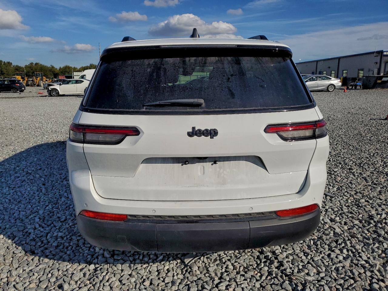 2025 Jeep Grand Cherokee L Laredo - Image 6