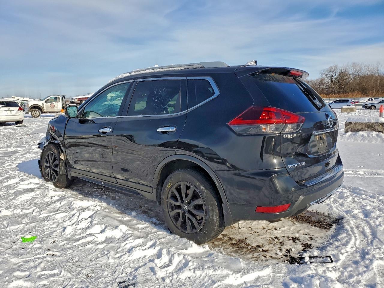 2018 Nissan Rogue S - Image 2