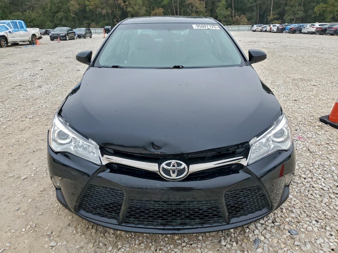 2016 Toyota Camry Se - Фото 5
