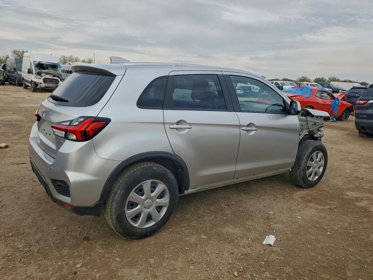 2023 Mitsubishi Outlander Sport S/Se - Фото 3