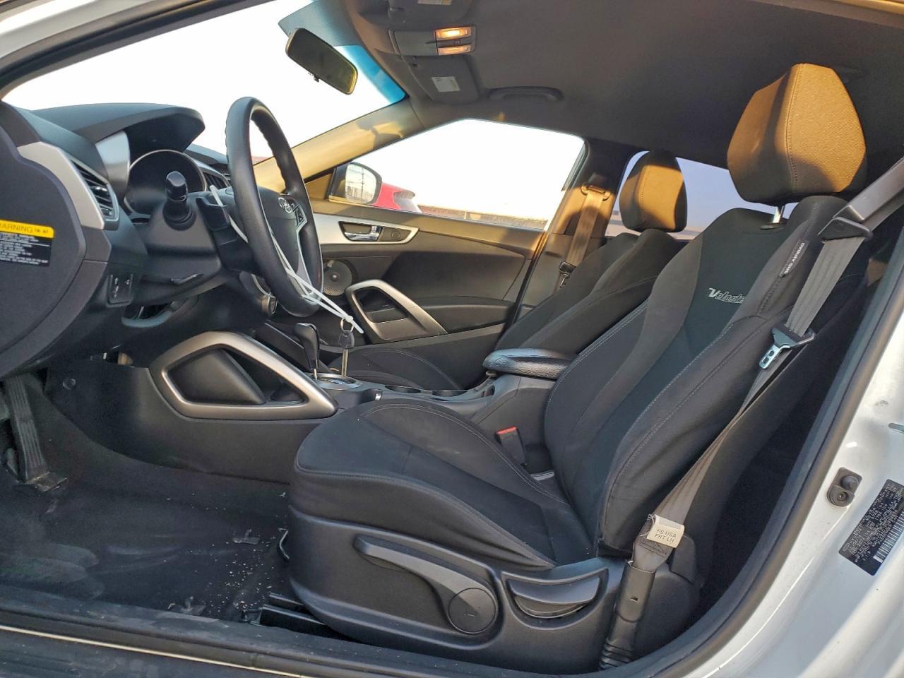 2015 Hyundai Veloster - Фото 7