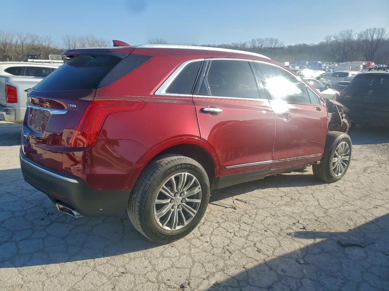 2017 Cadillac Xt5 Luxury - Image 3