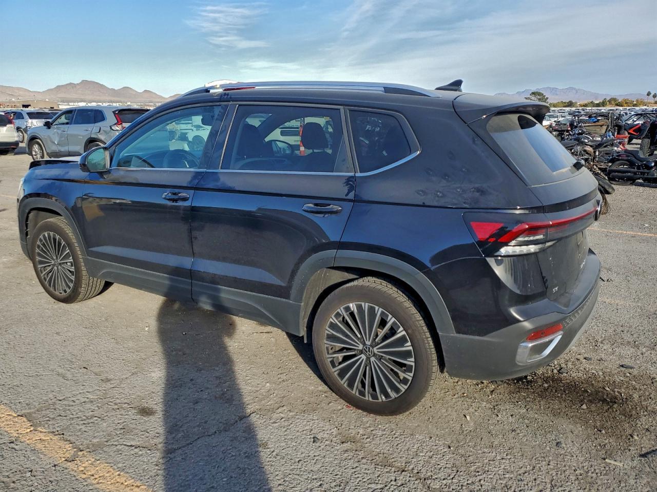 2025 Volkswagen Taos Se - Фото 2