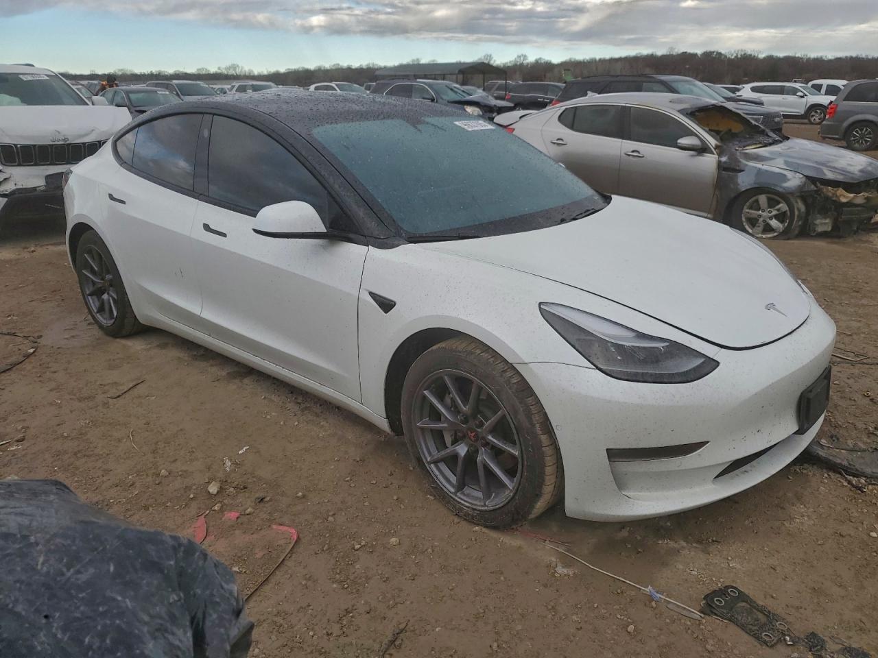 2021 Tesla Model 3 - Image 4