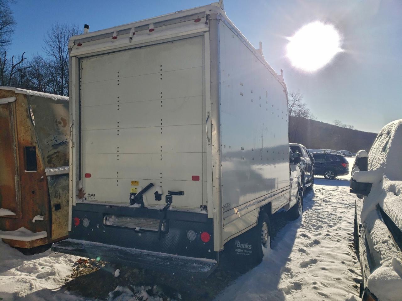 2023 Chevrolet Express G3 - Box Truck - Фото 3