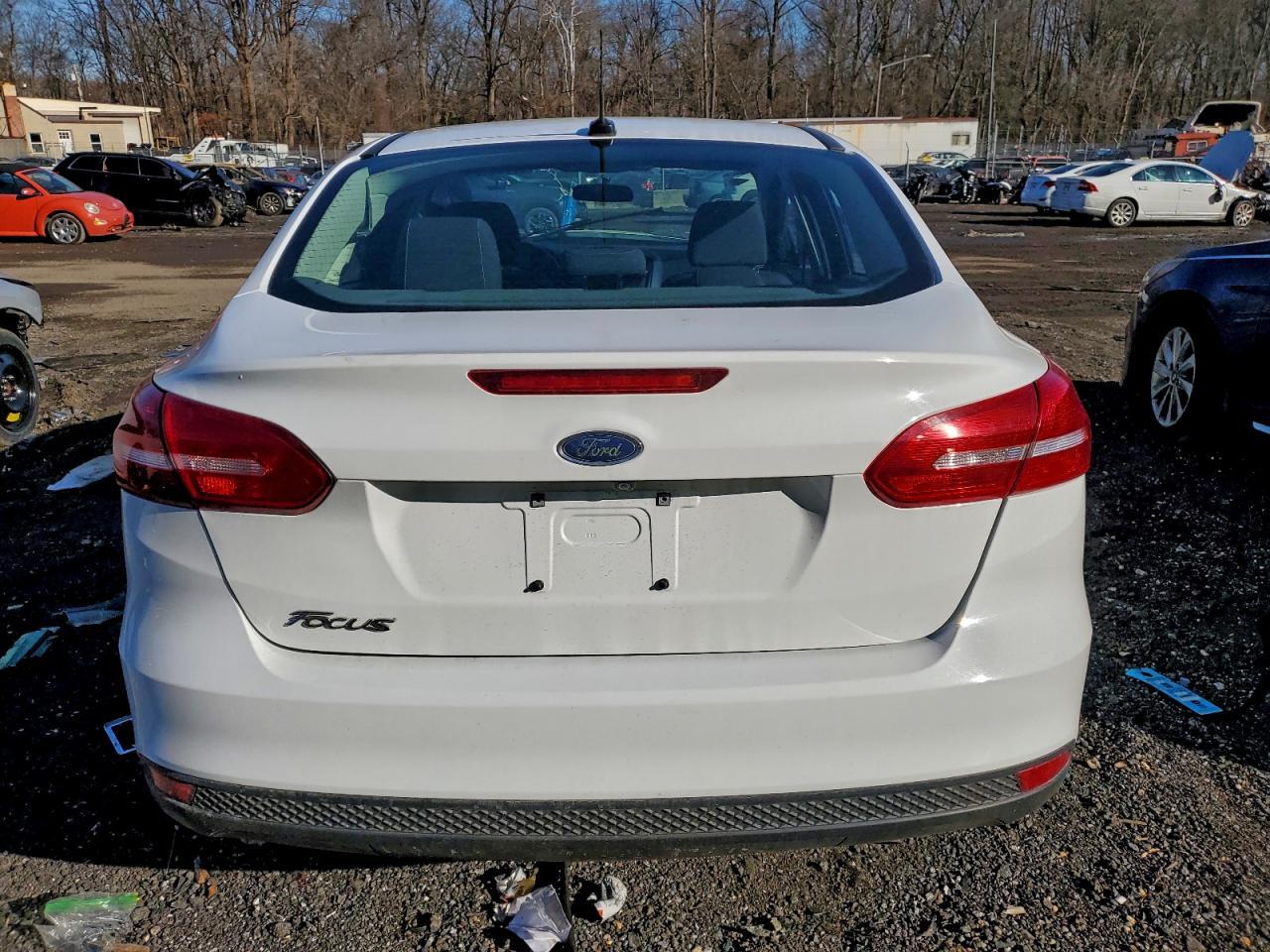 2017 Ford Focus S - Фото 6