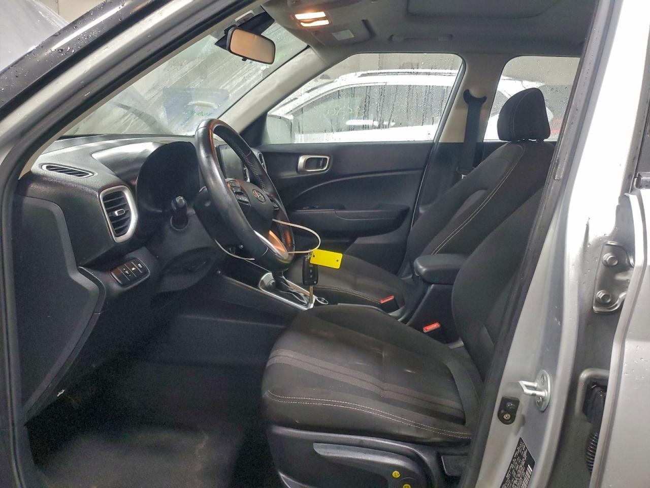2022 Hyundai Venue Sel - Image 7