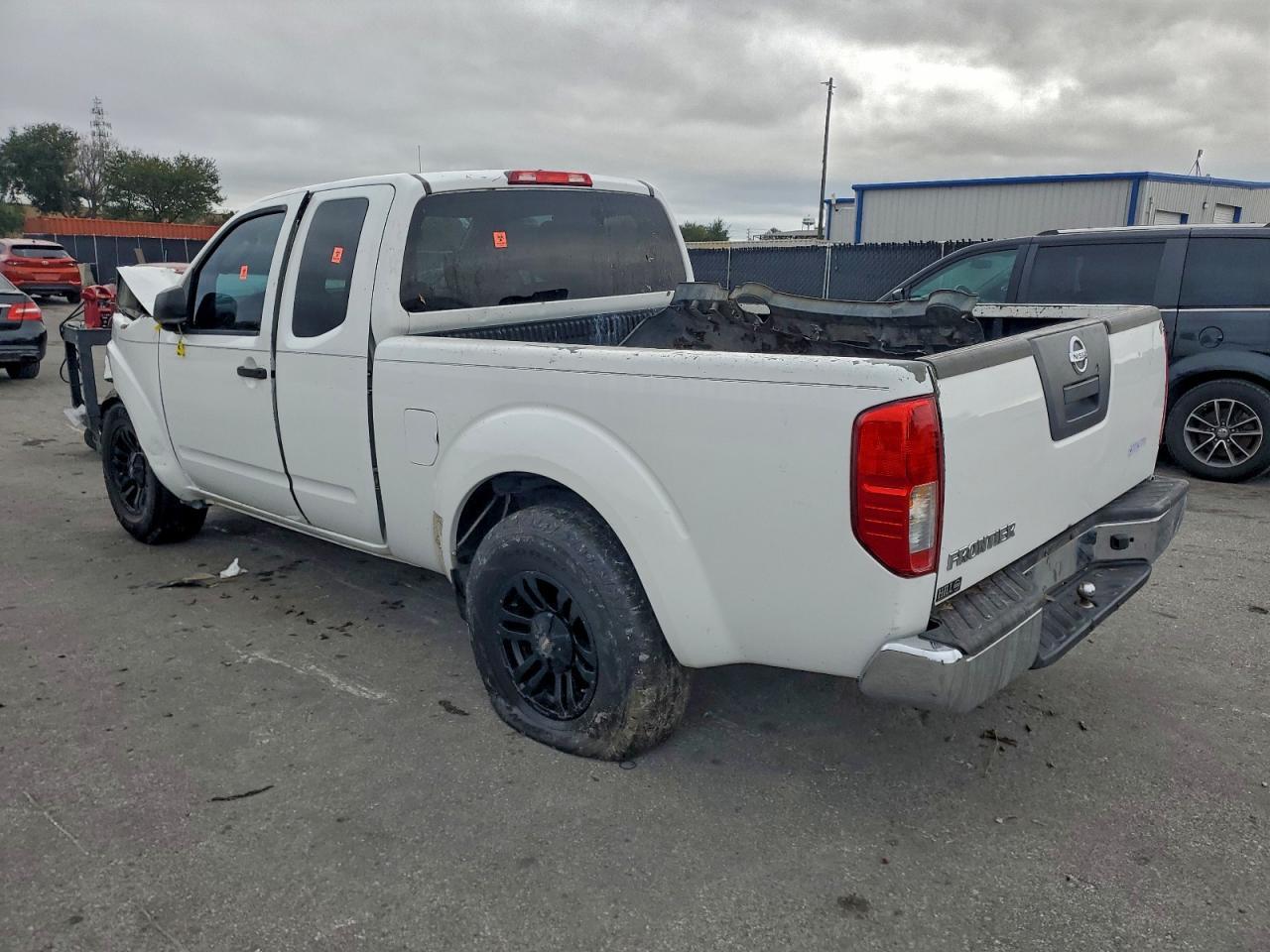 2011 Nissan Frontier S - Фото 2