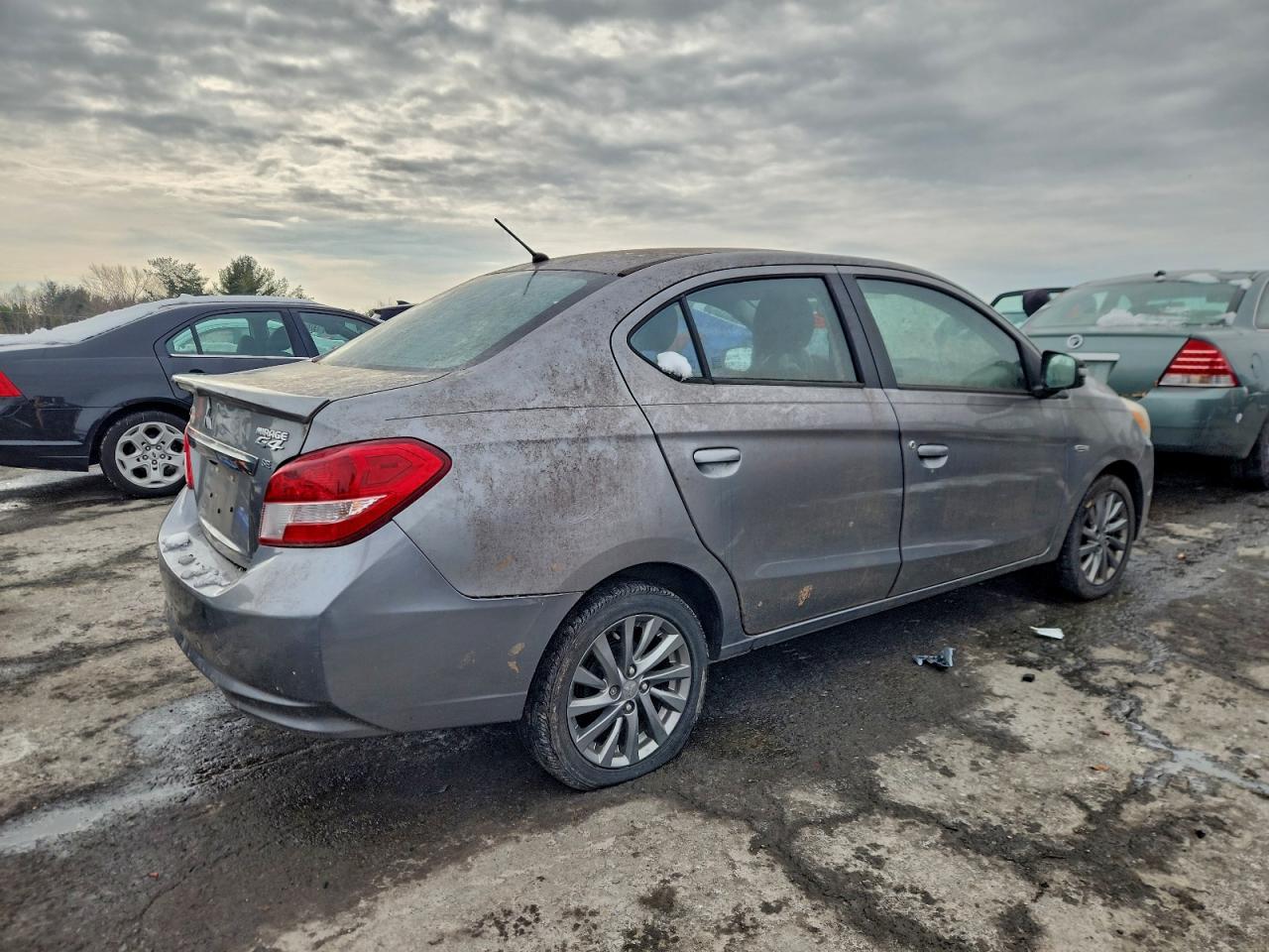 2017 Mitsubishi Mirage G4 Se - Фото 3