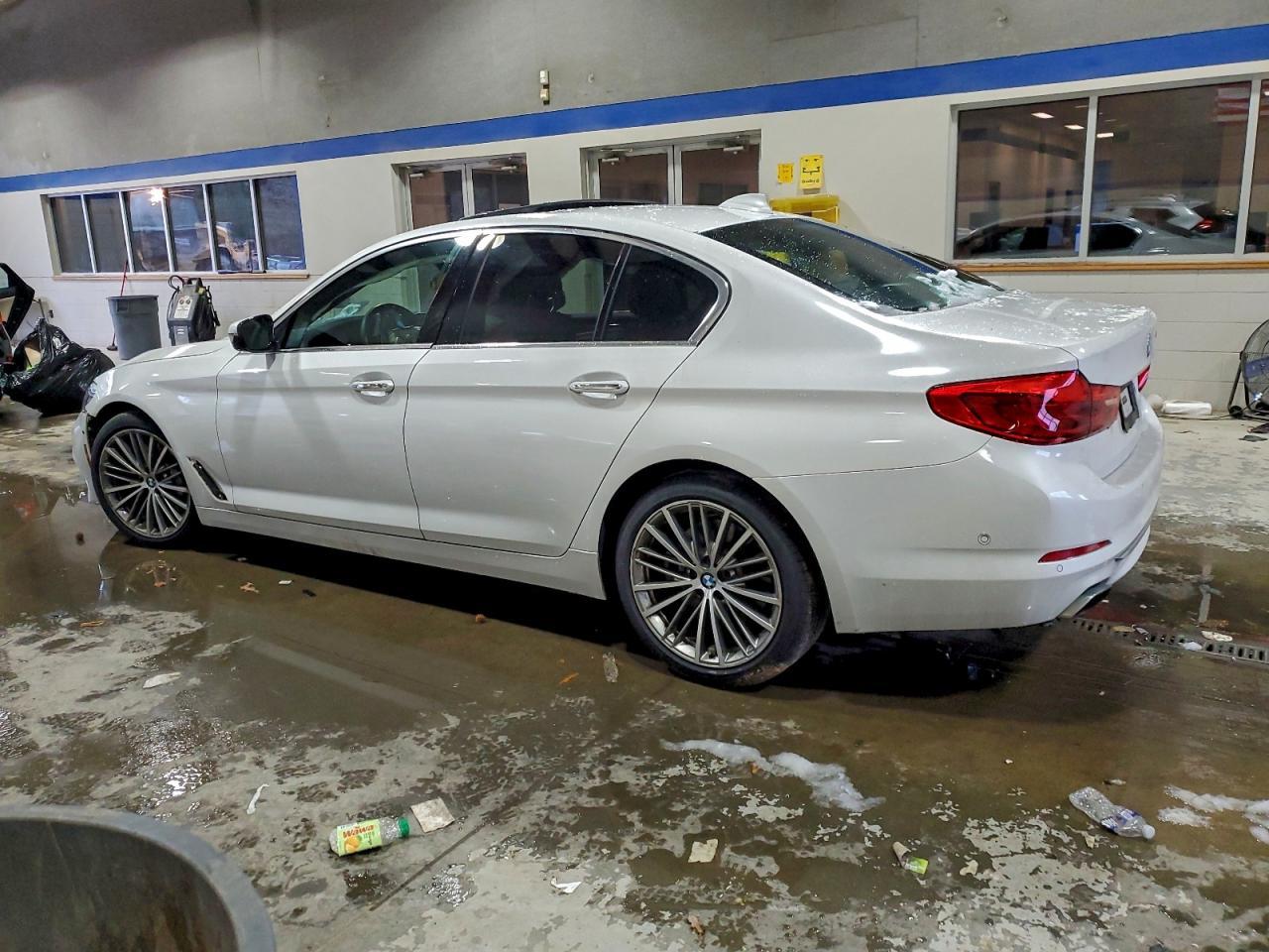 2017 BMW 540 I - Фото 2