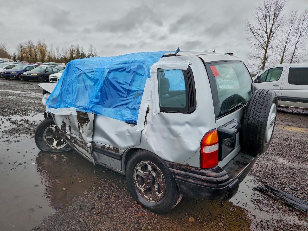 2000 Chev Tracker - Фото 2