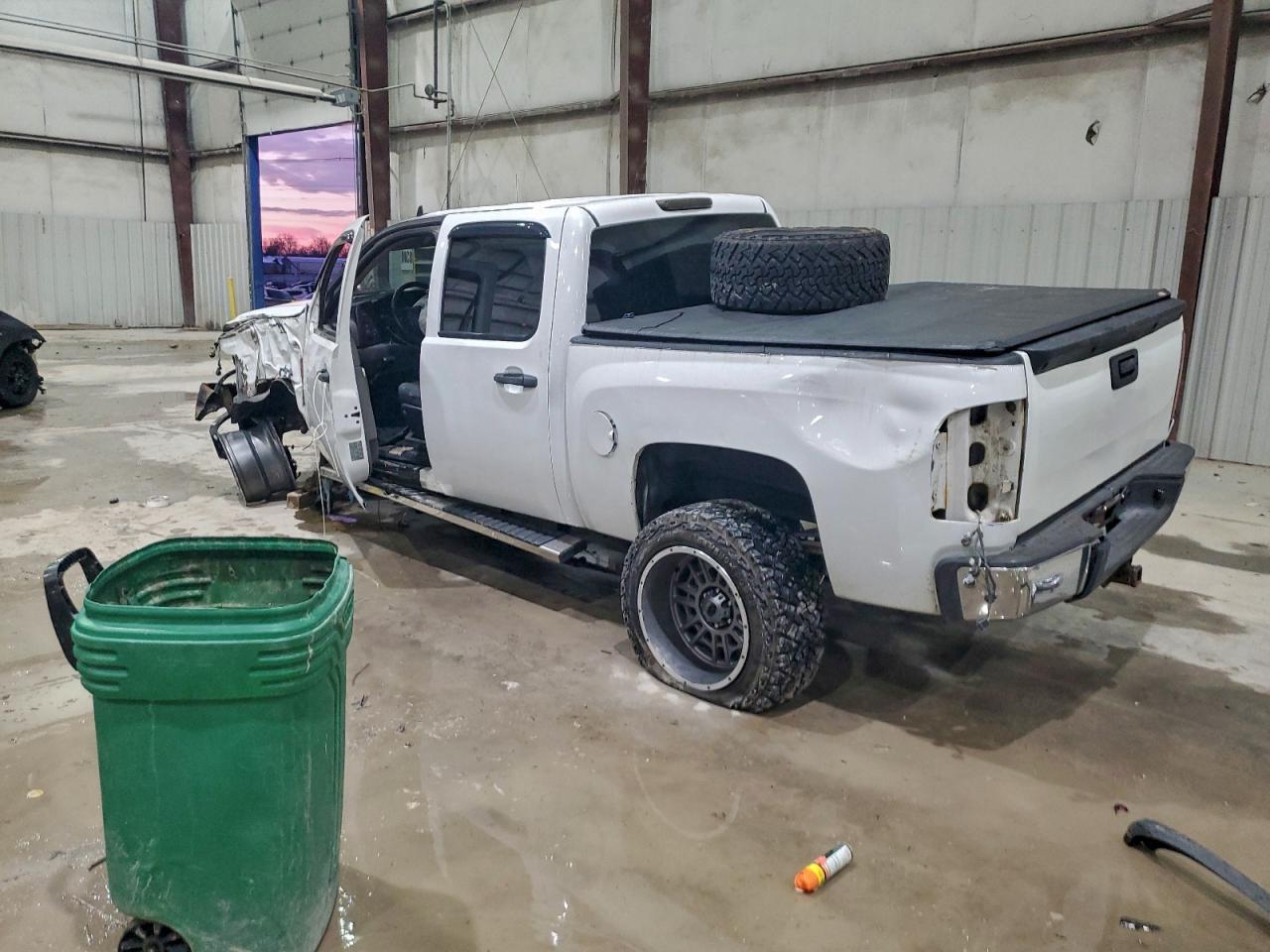 2013 Chevrolet Silverado K1500 - Фото 2