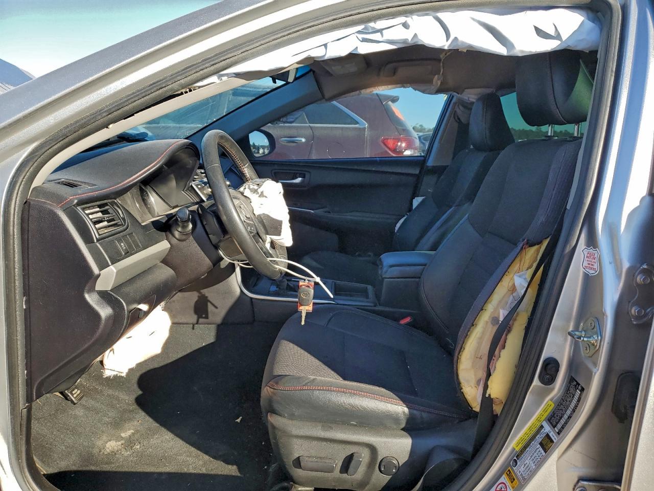 2016 Toyota Camry Le - Image 7