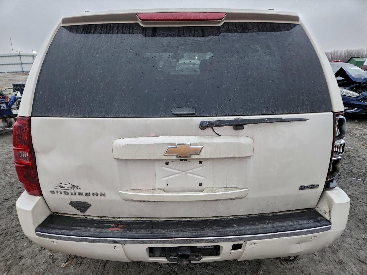 2010 Chevrolet Suburban C1500 Ltz - Image 6