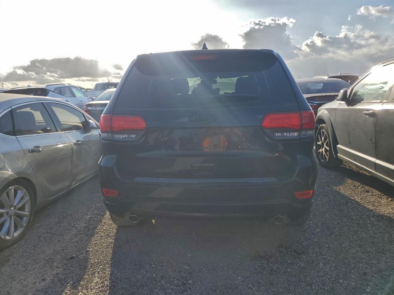 2014 Jeep Grand Cherokee Laredo - Image 6