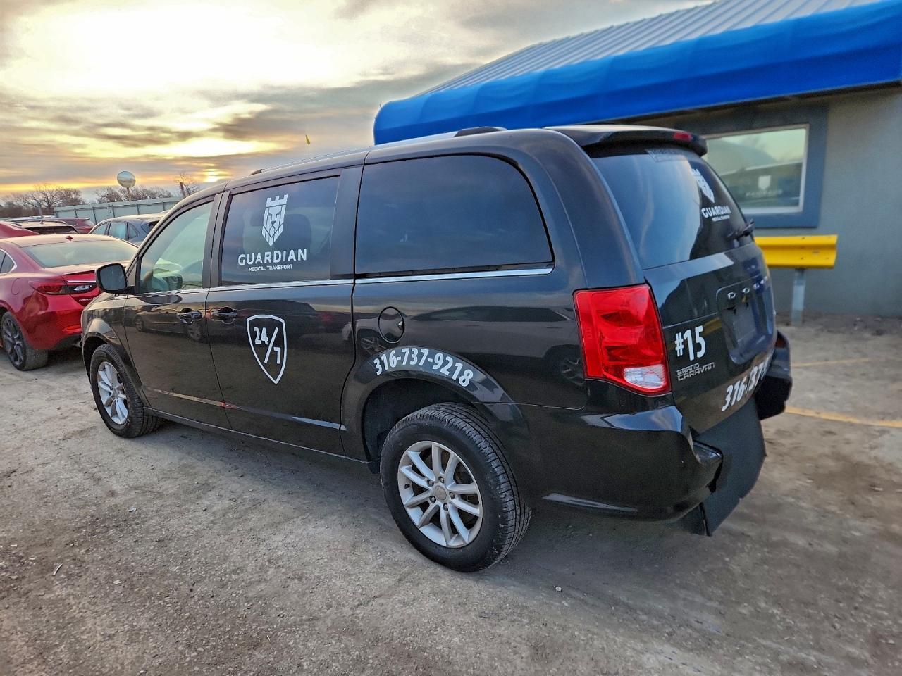 2020 Dodge Grand Caravan Sxt - Image 2