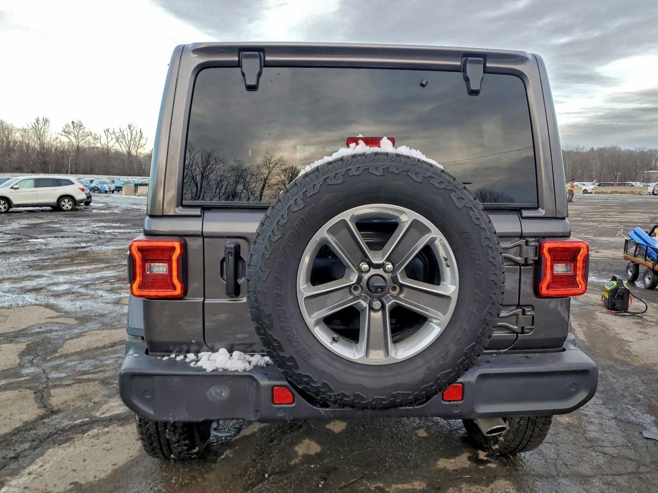 2021 Jeep Wrangler Unlimited Sahara - Image 6
