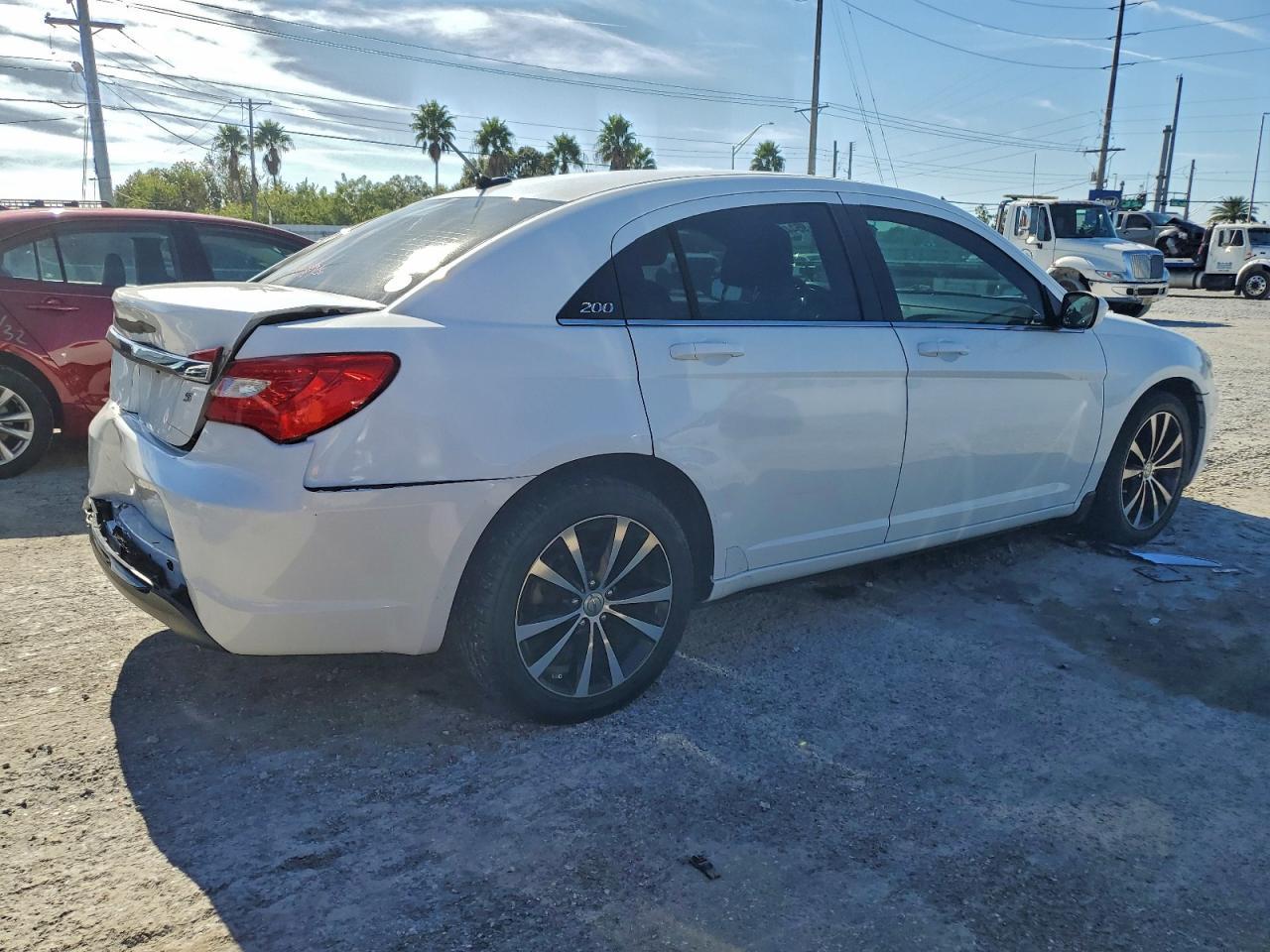 2011 Chrysler 200 S - Фото 3