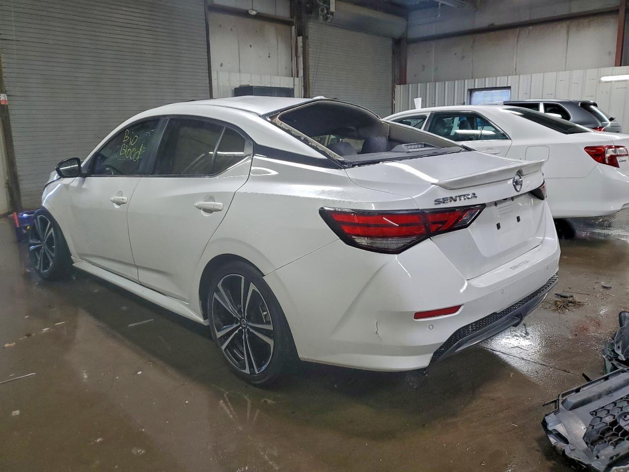 2021 Nissan Sentra Sr - Image 2