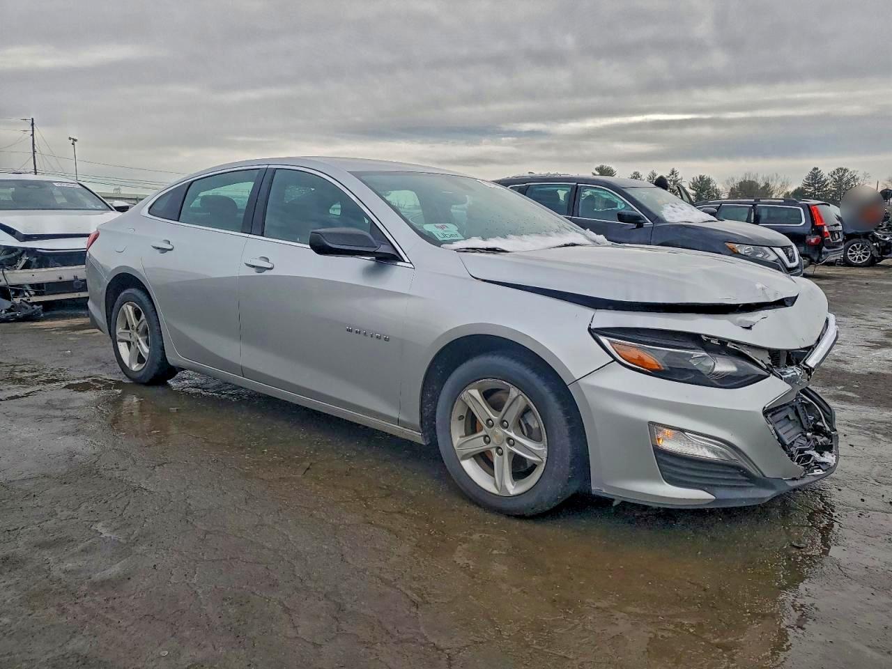 2021 Chevrolet Malibu Ls - Фото 4