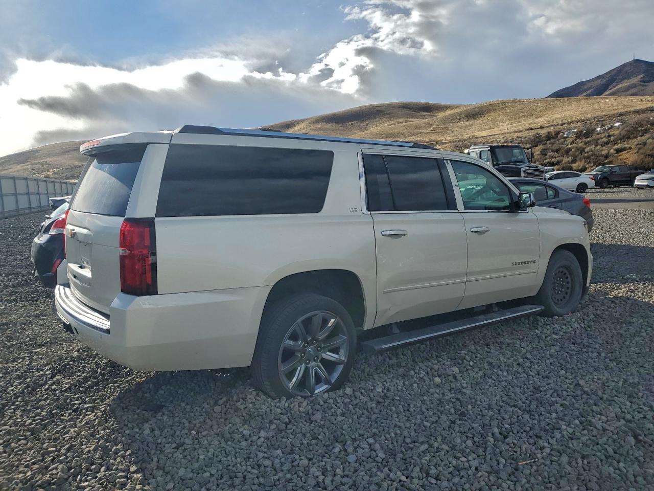 2015 Chevrolet Suburban K1500 Ltz - Фото 3