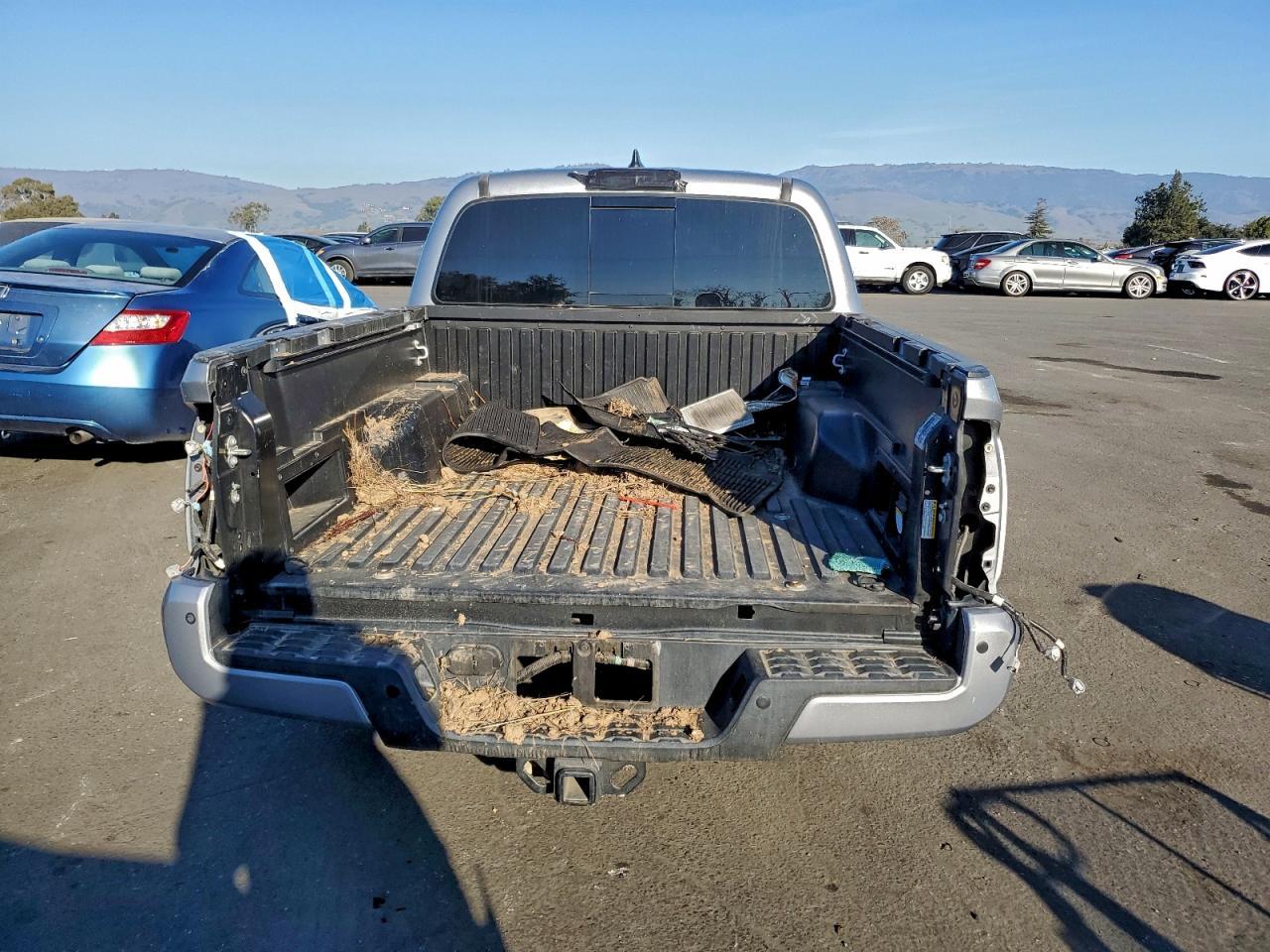 2017 Toyota Tacoma Double Cab - Фото 6